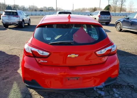 2018 Chevrolet Cruze Premier z USA, uszkodzony, nr VIN 3G1BF6SM8JS643709